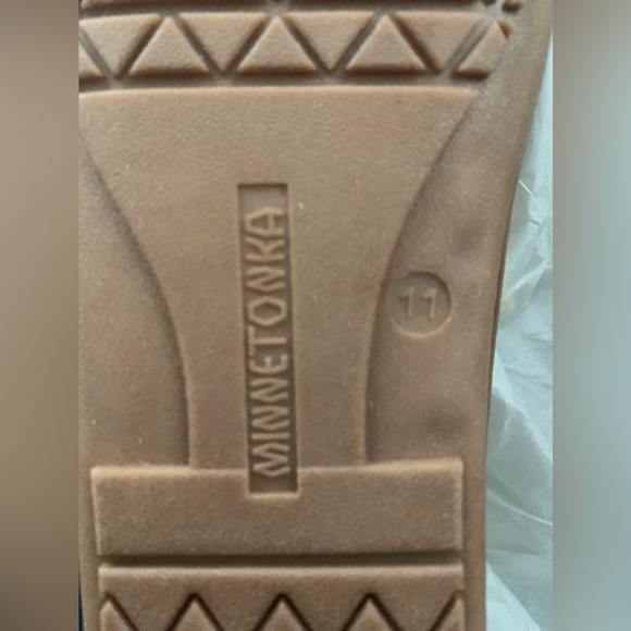 Minnetonka suede mens slippers - Picture 2 of 6